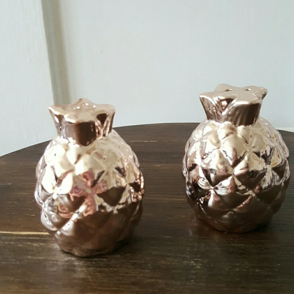 Modcloth Rose Gold Ceramic Pineapple Salt & Pepper Shaker